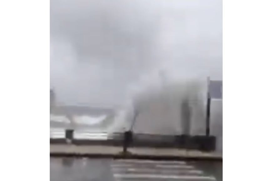 El paso del ciclón Harry estuvo marcado por marejadas de gran energía