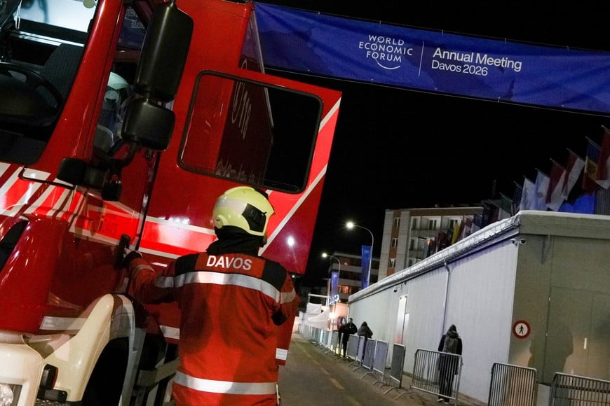 A firefighter works outside the Congress Center during an incident at the 56th annual meeting of the World Economic Forum (WEF) in Davos, Switzerland, January 21, 2026. REUTERS/Romina Amato