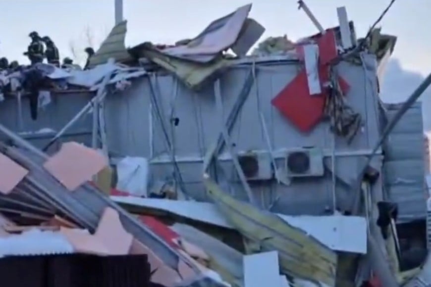 El derrumbe parcial de un centro comercial dejó al menos una persona fallecida