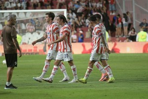 Unión vs Platense. Foto: Manuel Fabatía