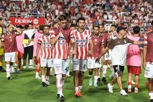Unión y Platense empataron sin goles en el 15 de Abril. Foto: Manuel Fabatía