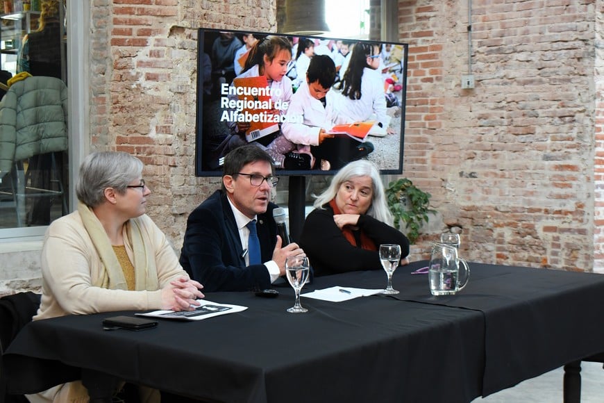 El ministro de Educación, José Goity, explicó que la incorporación de tercer grado ya estaba prevista en el diseño original del Plan Raíz. Foto: Di Salvatore