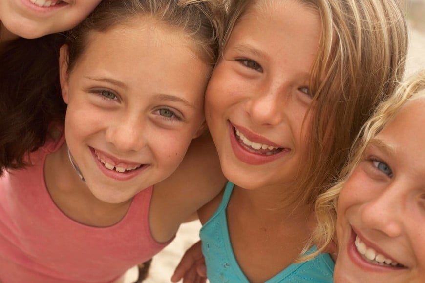 Se trata de un fenómeno multicausal, en el que interactúan factores biológicos, ambientales y sociales