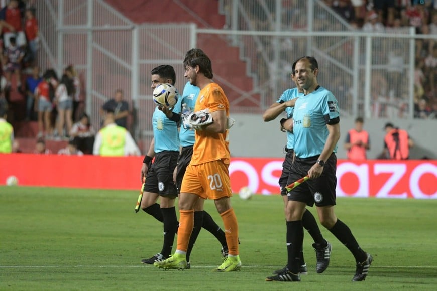 Union vs Platense. Foto: Manuel Fabatía
