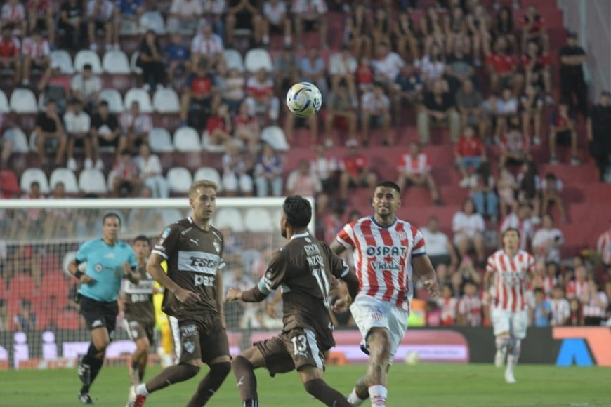 Unión-Platense| Torneo Apertura Fecha 1| Estadio 15 de Abril. Foto: Manuel Fabatia