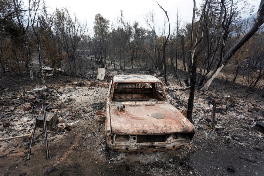 FILE PHOTO: The remains of a vehicle after a wildfire in Epuyen, in the Patagonian province of Chubut, Argentina January 11, 2026. REUTERS/Matias Garay/File Photo