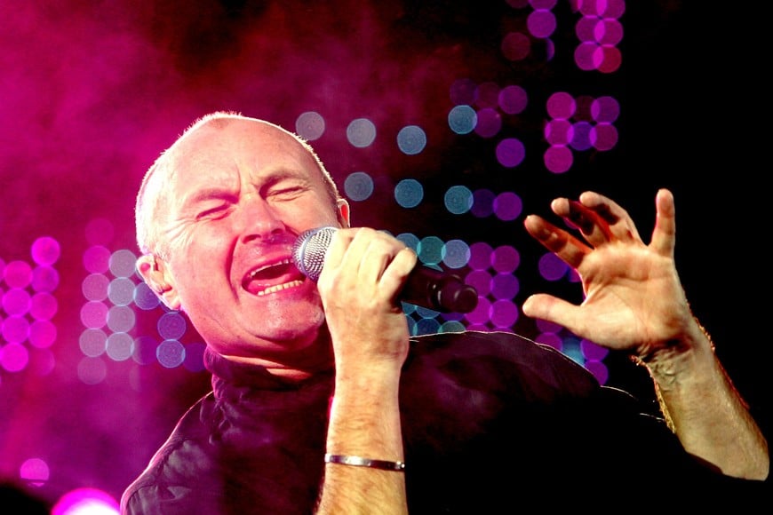 british pop singer phil collins performs during his concert in tel aviv november 7, 2005, as a part of his farewell tour.        reuters_oleg popov phil collins cantante ingles concierto tel aviv insrael gira tour musico