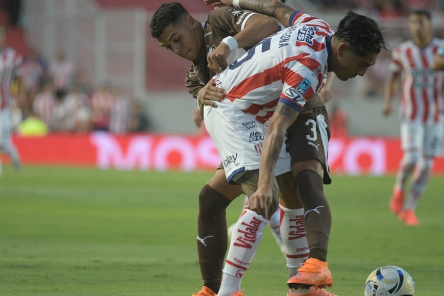 Unión-Platense| Torneo Apertura Fecha 1| Estadio 15 de Abril. Foto: Manuel Fabatia