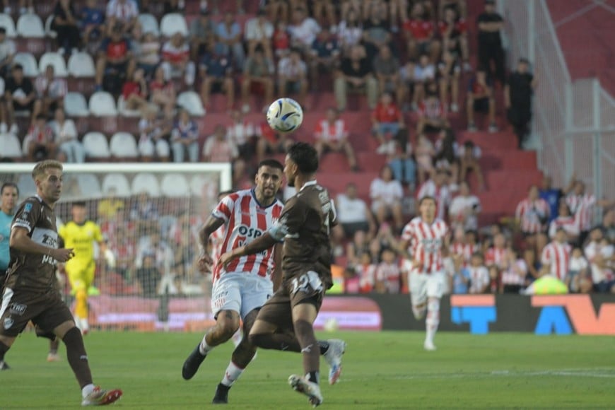Unión-Platense| Torneo Apertura Fecha 1| Estadio 15 de Abril. Foto: Manuel Fabatia