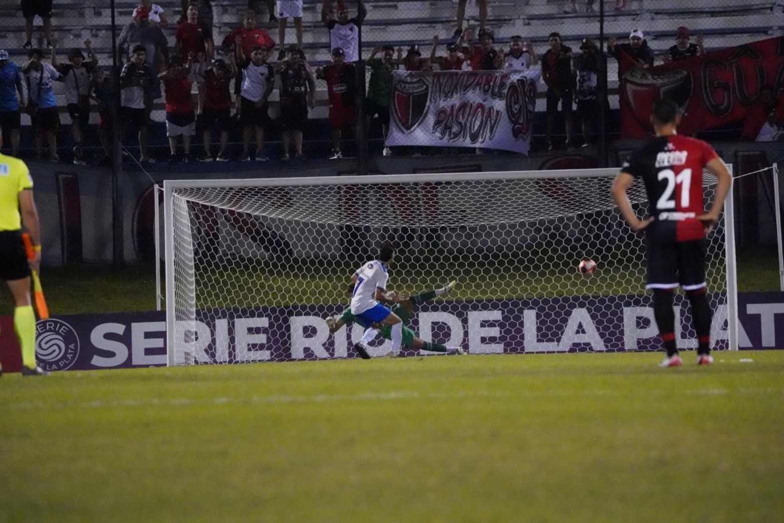 Colón vs Paysandú FC.