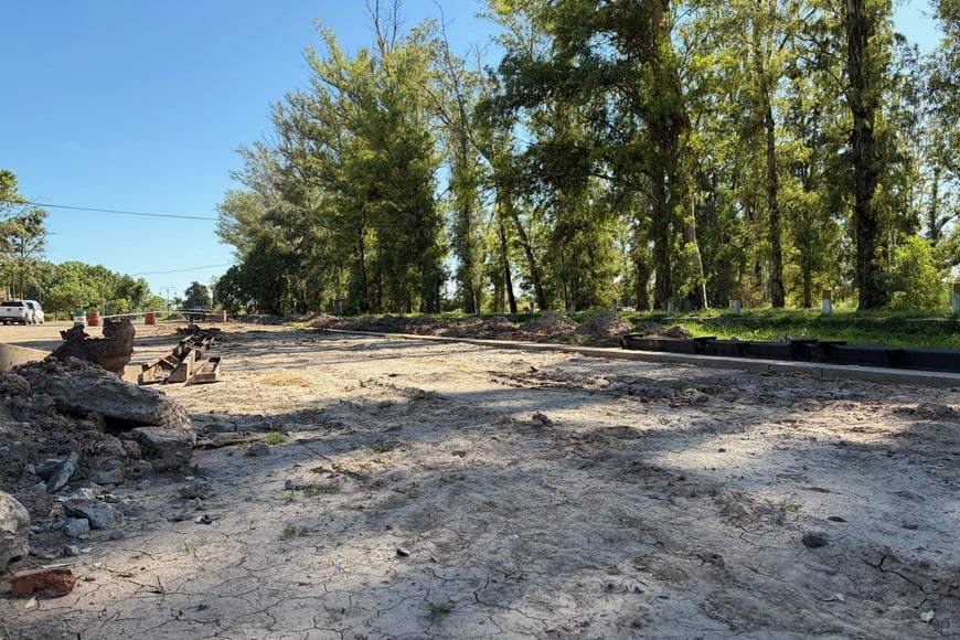 La intervención incluye la recuperación de cordones y la incorporación de infraestructura vial, hídrica y lumínica