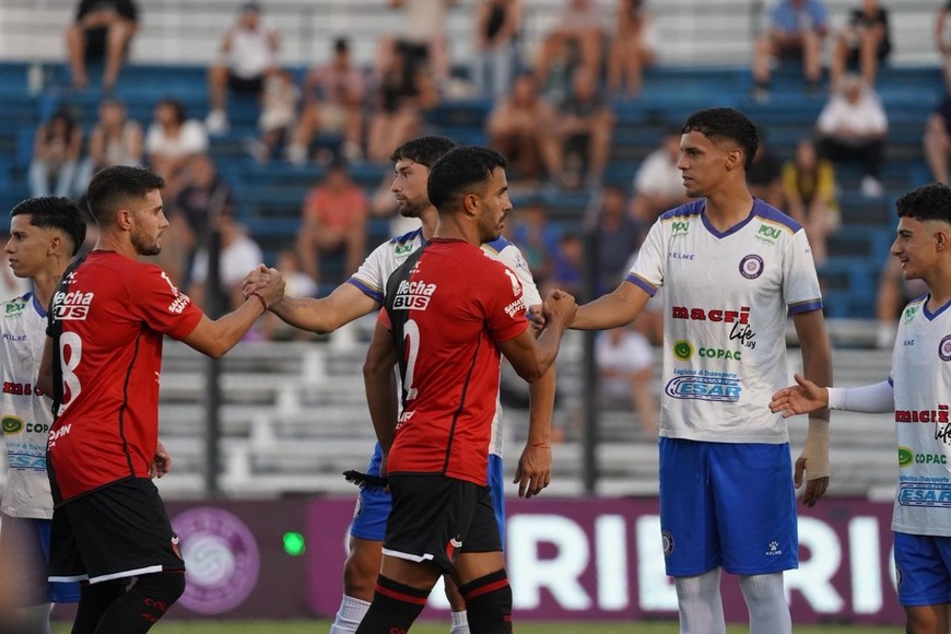 Colón cierra su gira en Uruguay en un amistoso contra Paysandú FC, en el Parque Artigas. Foto: Fernando Nicola