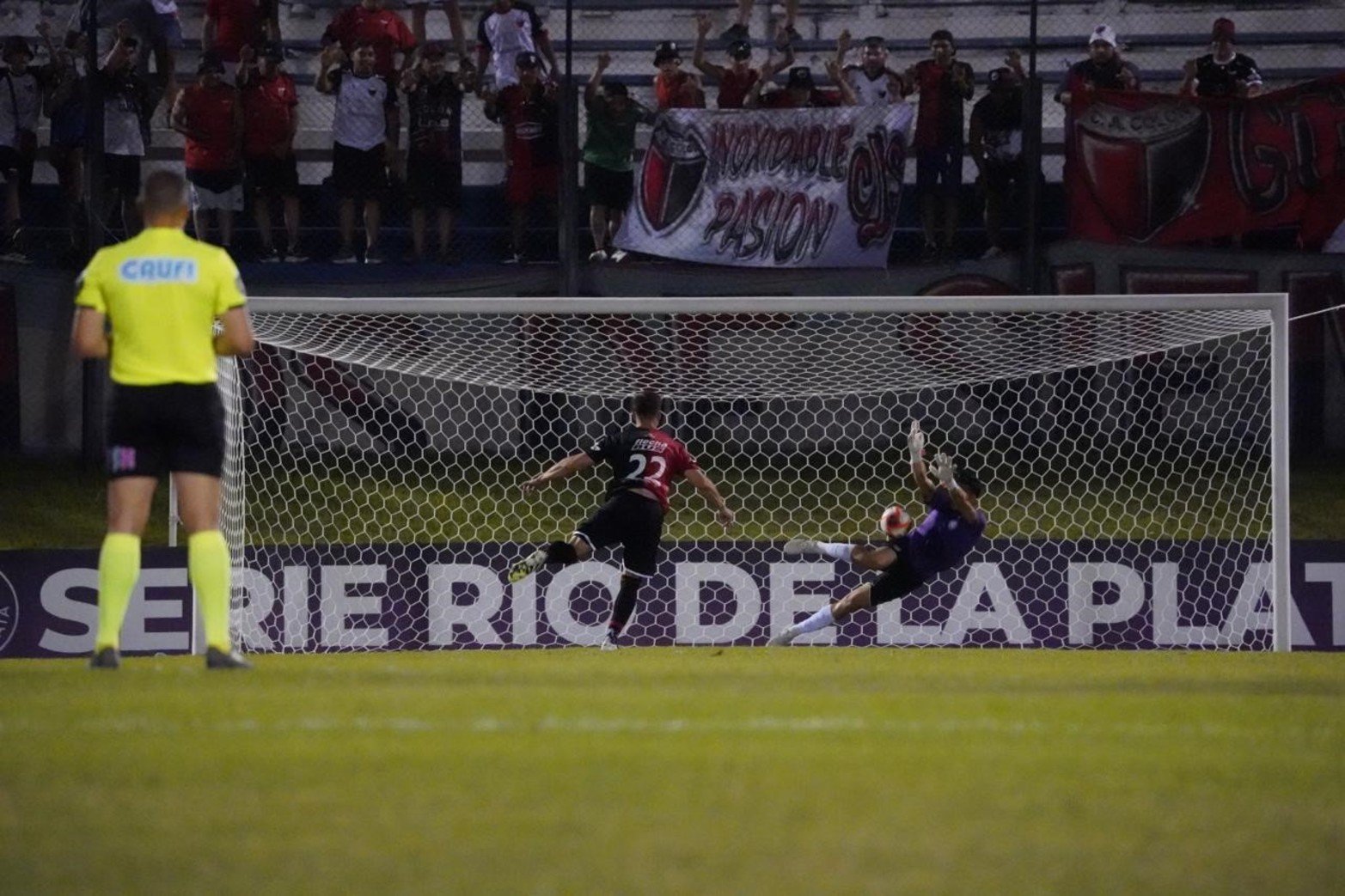 Colón vs Paysandú FC.