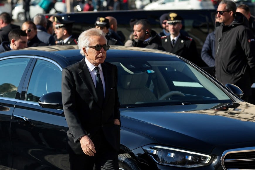 Giancarlo Giammetti arrives for the funeral ceremony of fashion designer Valentino Garavani, who died at the age of 93, at the Basilica of Saint Mary of the Angels and Martyrs in Rome, Italy, January 23, 2026. REUTERS/Yara Nardi