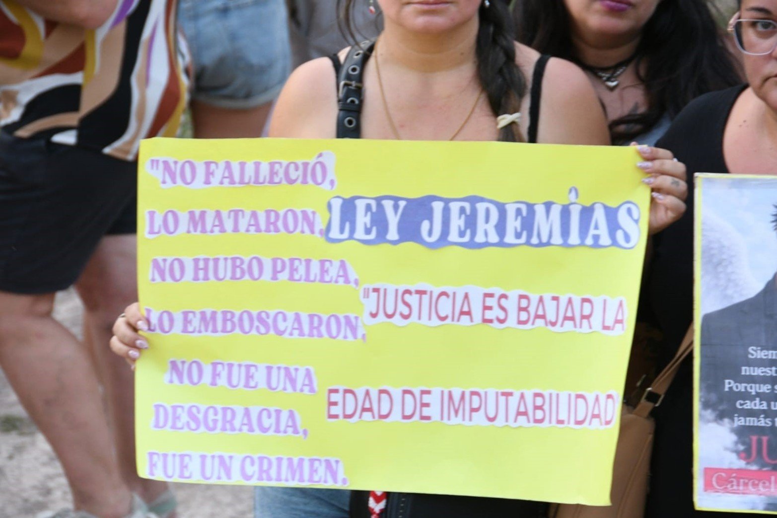 Muchos carteles piden modificaciones en el sistema legal y la creación de la Ley Jeremías.