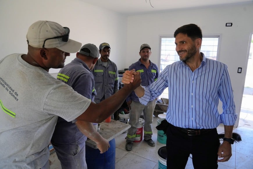 Pullaro encabezó este viernes la entrega de una nueva tanda de camionetas 0 km