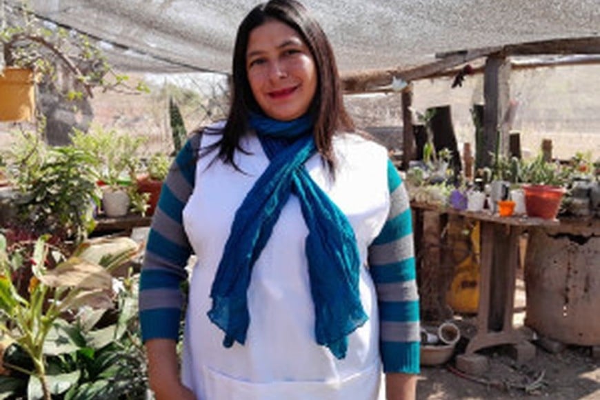 Es docente, directora y cuidadora, todo en una figura para los niños y niñas de esa primaria rural. Foto: Gentileza