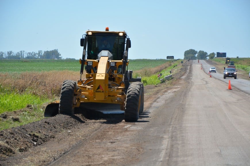 Tareas de fresado entre Tortugas y Armstrong. Crédito: Vialidad Nacional