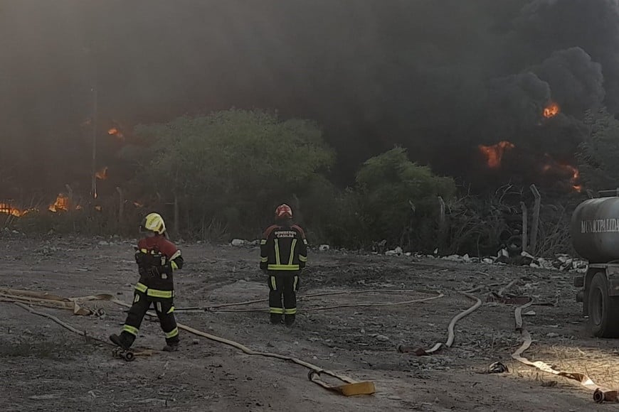 El siniestro se inició a las 16:47 del viernes y demandó seis horas de trabajo para poder combatirlo