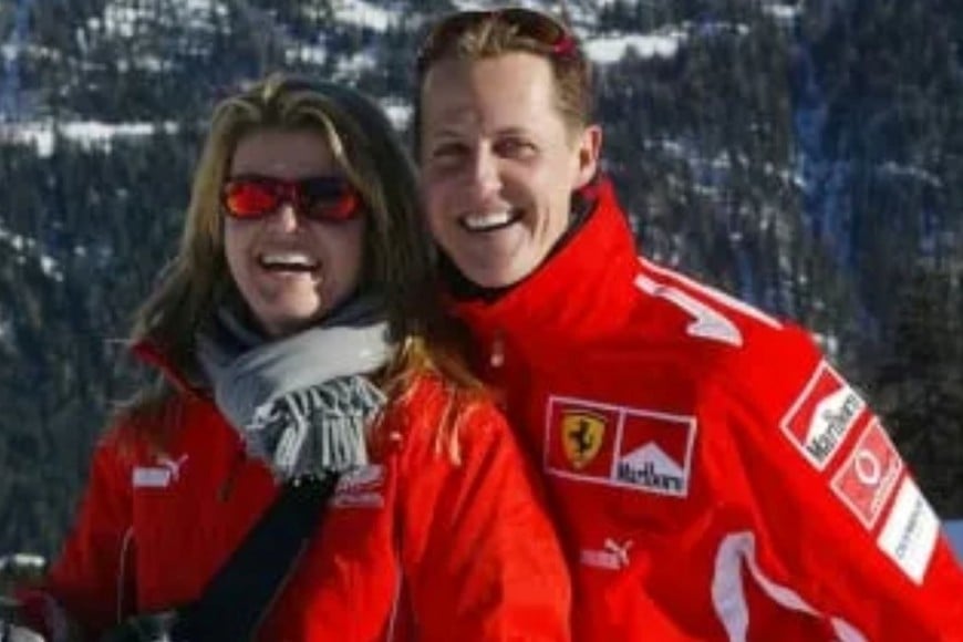 Con el acompañamiento permanente de su esposa Corinna Schumacher.