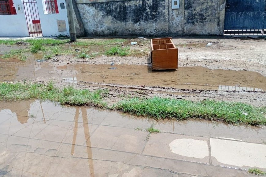 Vecinos aseguran que realizan reclamos diarios a ASSA sin obtener una respuesta concreta.