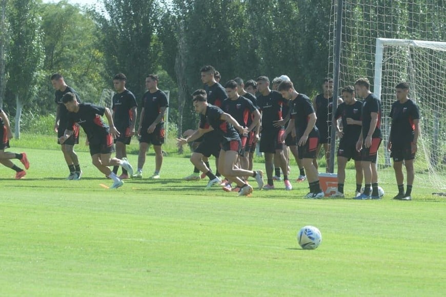 Una imagen del entrenamiento de este martes por la mañana del plantel sabalero.