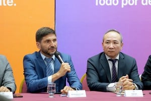Pullaro y Wang Wei encabezaron la jornada de vinculación empresarial en Rosario.