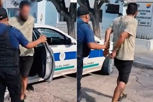 El trató de descartar un encendedor cuando fue descubierto por la Policía.