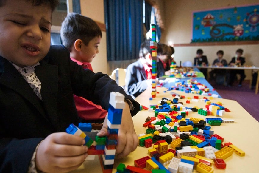 alumnos estudiantes superdotados chicos niños infancia

EDITORS' NOTE: Reuters and other foreign media are subject to Iranian restrictions on leaving the office to report, film or take pictures in Tehran.

Students play with Lego bricks in their classroom at Pishtaz School in Tehran October 15, 2011. Pishtaz, the first computerised pre-school for gifted students in Iran, claims to have pioneered teaching techniques through the means of IT. Parents can watch their children's daily activities from home via CCTV cameras installed throughout the public areas in the school, which includes the classrooms, playgrounds and hallways. Picture taken October 15, 2011. REUTERS/Raheb Homavandi (IRAN - Tags: SOCIETY EDUCATION SCIENCE TECHNOLOGY) iran teheran  iran educacion escuela Pishtaz escuela para alumnos estudiantes superdotados