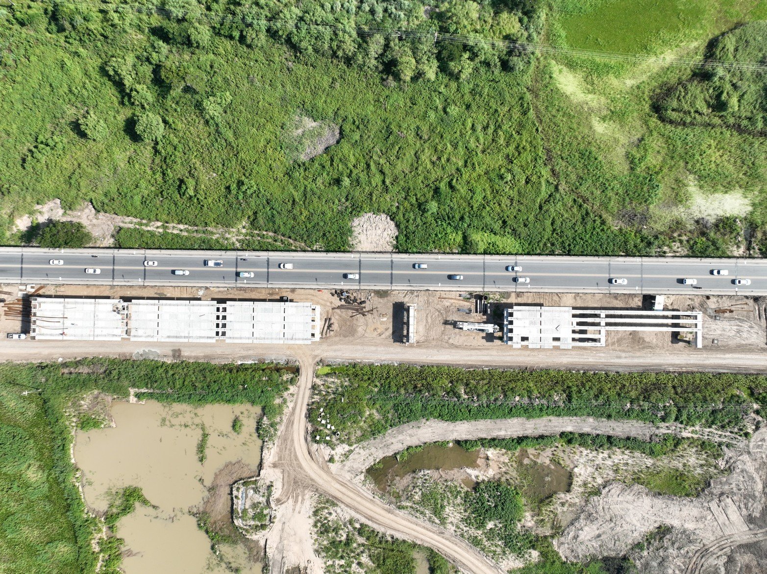 Avanzan los trabajos estructurales en el Puente Carretero, una obra clave para la conexión regional. 