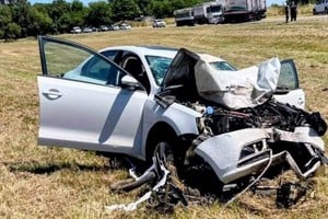 Ambas viajaban en moto y murieron por el violento impacto frontal contra un vehículo.