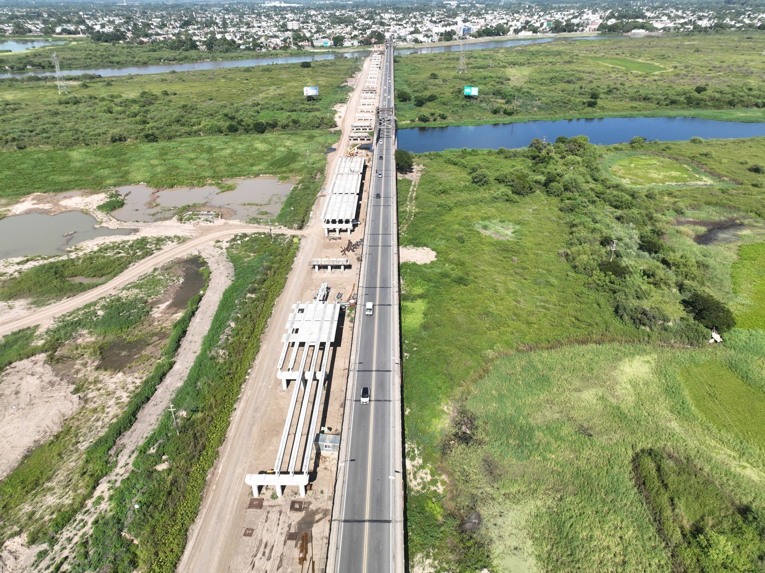 Avanzan los trabajos estructurales en el Puente Carretero, una obra clave para la conexión regional. 