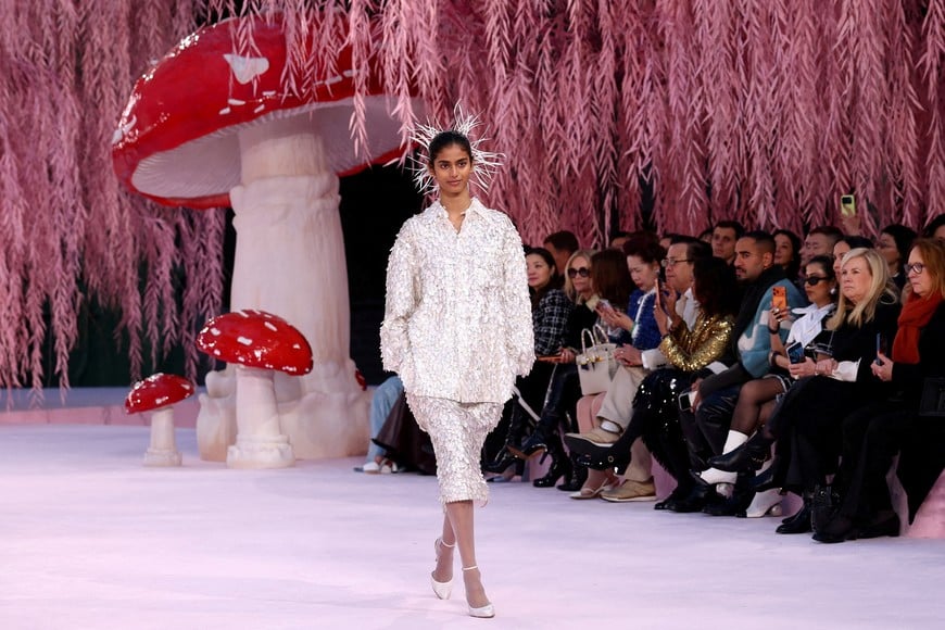 Model Bhavitha Mandava presents a creation by designer Matthieu Blazy appears as part of his Haute Couture Spring/Summer 2026 collection show for fashion house Chanel in Paris, France, January 27, 2026. REUTERS/Gonzalo Fuentes     TPX IMAGES OF THE DAY