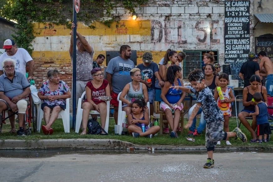 Los carnabarriales son para celebrar en comunidad. Archivo.