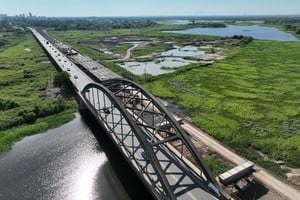 Avanzan los trabajos estructurales en el Puente Carretero, una obra clave para la conexión regional. Crédito: Fernando Nicola