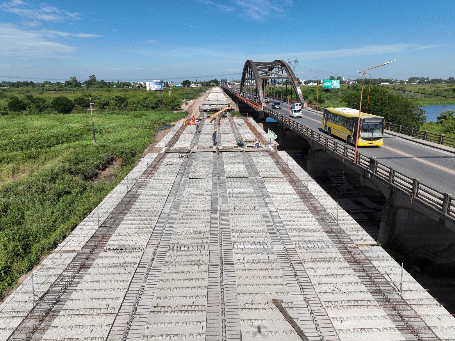Avanzan los trabajos estructurales en el Puente Carretero, una obra clave para la conexión regional. 