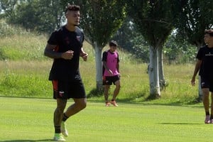 Bonansea se pone a punto para hacer su debut con la rojinegra. Foto: Guillermo Di Salvatore.