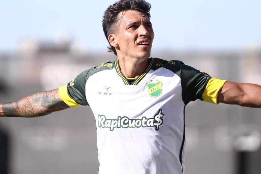 Riestra vs Defensa y Justicia. Fotos: @ClubDefensayJus