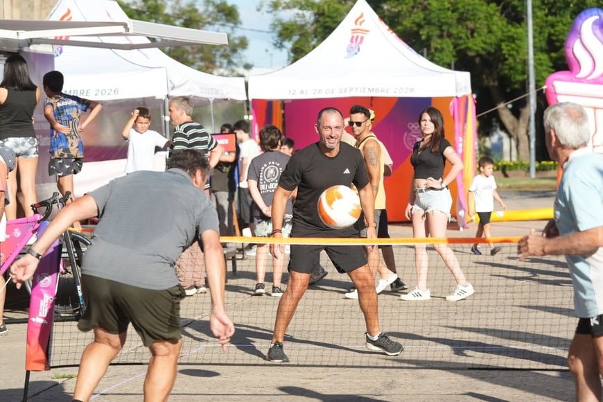 3. Actividades y deporte en familia: el Fan Fest itinerante recorre Villa Gobernador Gálvez