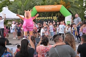 Actividades y deporte en familia: el Fan Fest itinerante recorre Villa Gobernador Gálvez