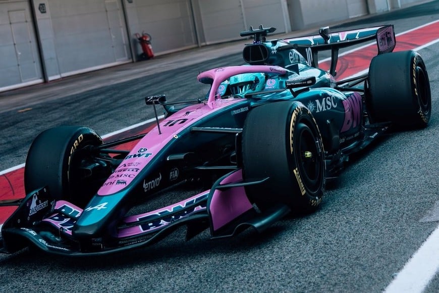 Test de F1 en Barcelona: Mercedes marca el ritmo y Checo Pérez vuelve a pista con Cadillac