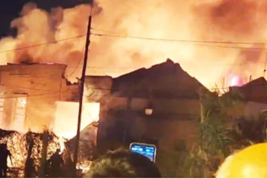 Explosión e incendio en una fábrica de San Fernando.