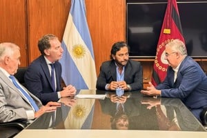 Sáenz, Jaldo y Jalil marcaron a Santilli su apoyo a la modernización laboral, pero reclamaron compensaciones por la baja de Ganancias que impactará en la recaudación.