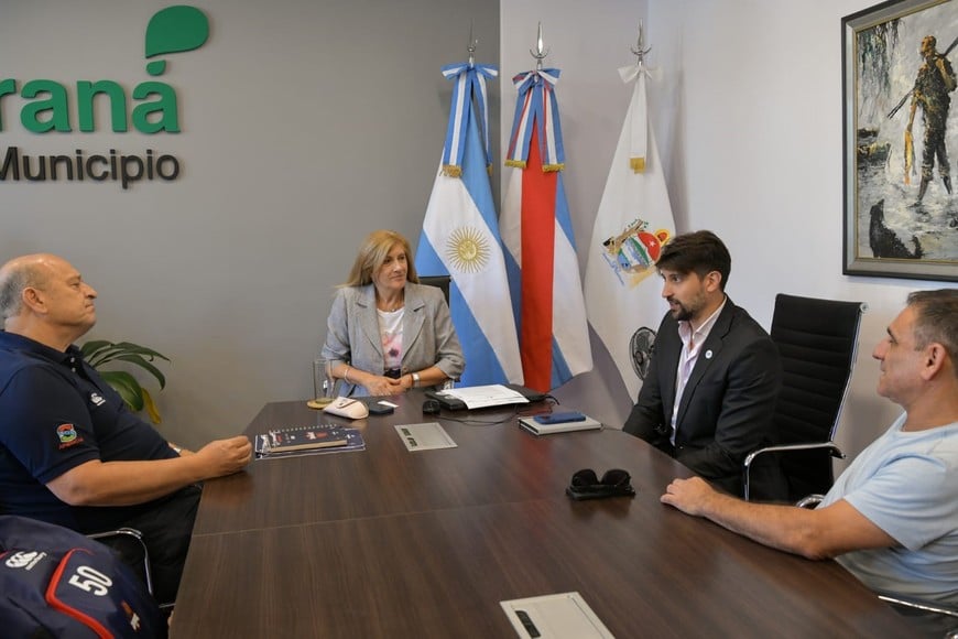 Fertonani y Romero coordinaron la llegada de Capibaras XV a Paraná.