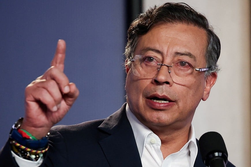 Colombian President Gustavo Petro speaks during a press conference amid an ongoing dispute with his U.S. counterpart Donald Trump over U.S. strikes on boats in the Caribbean and tariffs, at Casa de Narino in Bogota, Colombia, October 23, 2025. REUTERS/Luisa Gonzalez