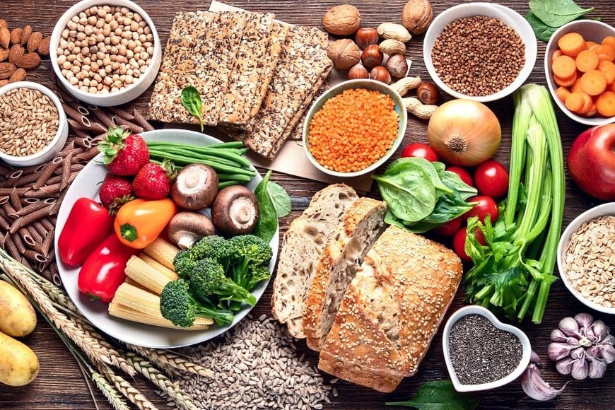 La fibra dietética es un componente de los alimentos vegetales que desempeña un papel central en el mantenimiento de un microbioma equilibrado