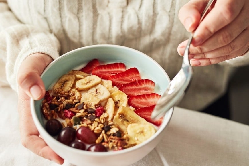 A medida que disminuyen las bacterias que fermentan la fibra, otras especies tienden a proliferar