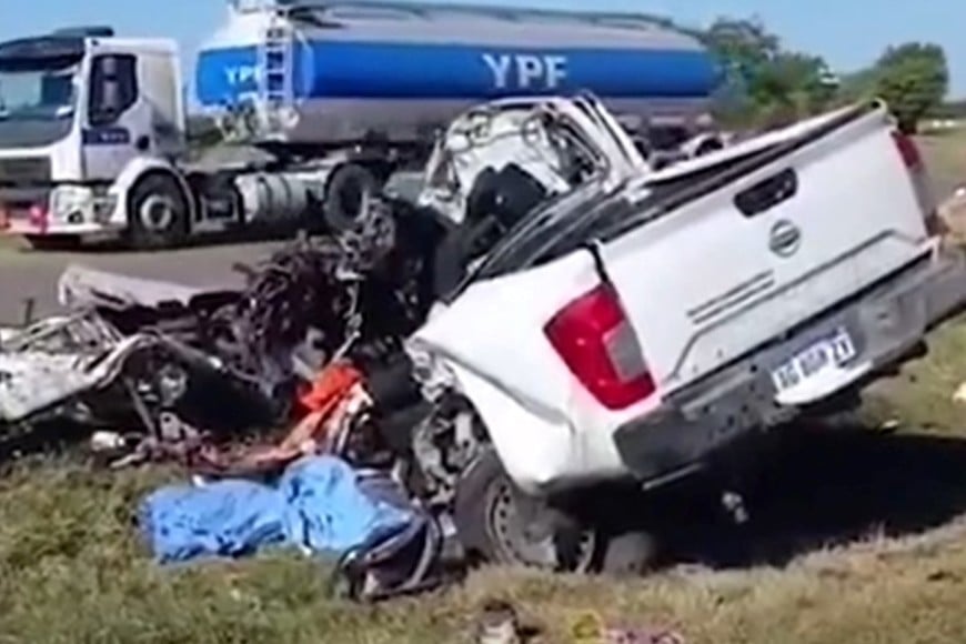 En la camioneta Nissan Frontier viajaban cuatro hombres mayores de edad