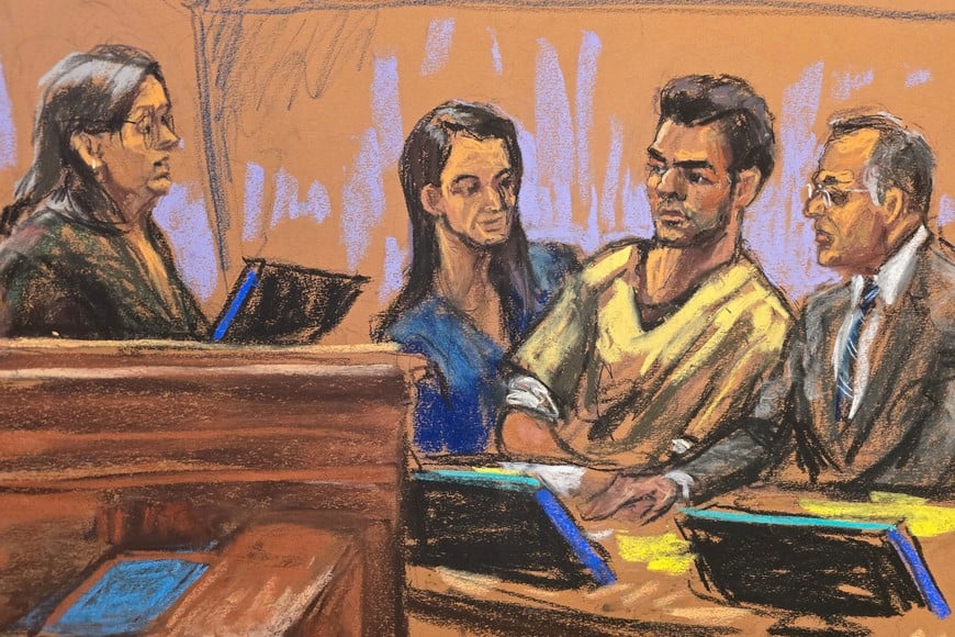 Luigi Mangione appears with his defense attorneys Karen Friedman Agnifilo and Marc Agnifilo as U.S. District Judge Margaret Garnett announced he will not face the death penalty during his hearing in Manhattan Federal Court on murder charges for the killing of UnitedHealthcare chief executive Brian Thompson in New York City, U.S., January 30, 2026, in this courtroom sketch. REUTERS/Jane Rosenberg