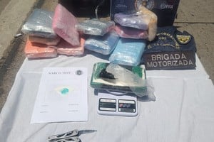 Los objetos incautados tras el operativo. Crédito: Policía de la provincia de Santa Fe